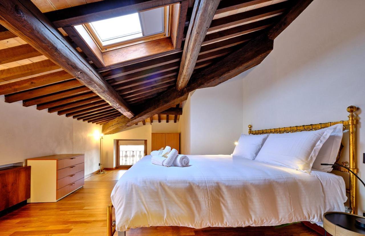Apartmentsarena - Residenza Degli Scaligeri - Piazza Erbe Verona Eksteriør billede