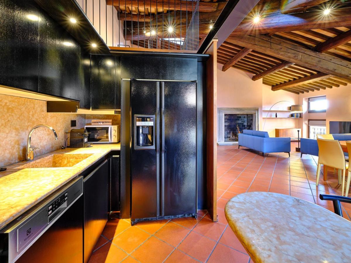 Apartmentsarena - Residenza Degli Scaligeri - Piazza Erbe Verona Eksteriør billede