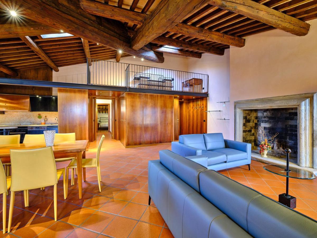 Apartmentsarena - Residenza Degli Scaligeri - Piazza Erbe Verona Eksteriør billede
