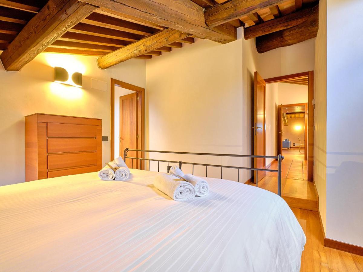Apartmentsarena - Residenza Degli Scaligeri - Piazza Erbe Verona Eksteriør billede